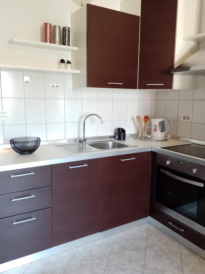Martina 2 Apartment Basanija Ngoại thất bức ảnh