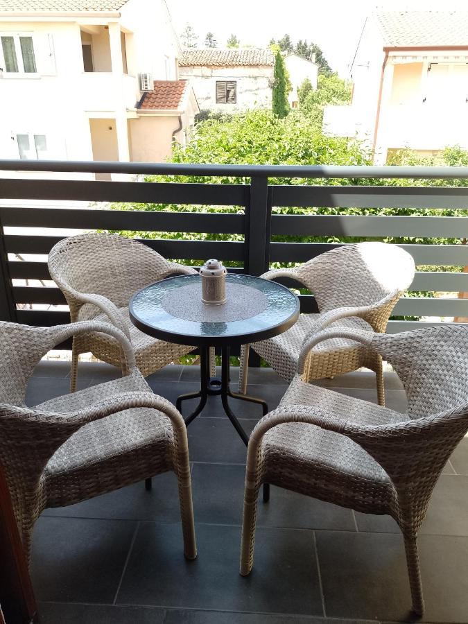 Martina 2 Apartment Basanija Ngoại thất bức ảnh